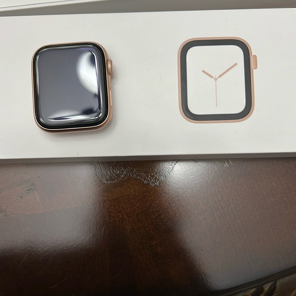 I watch series 4, 44mm rose gold